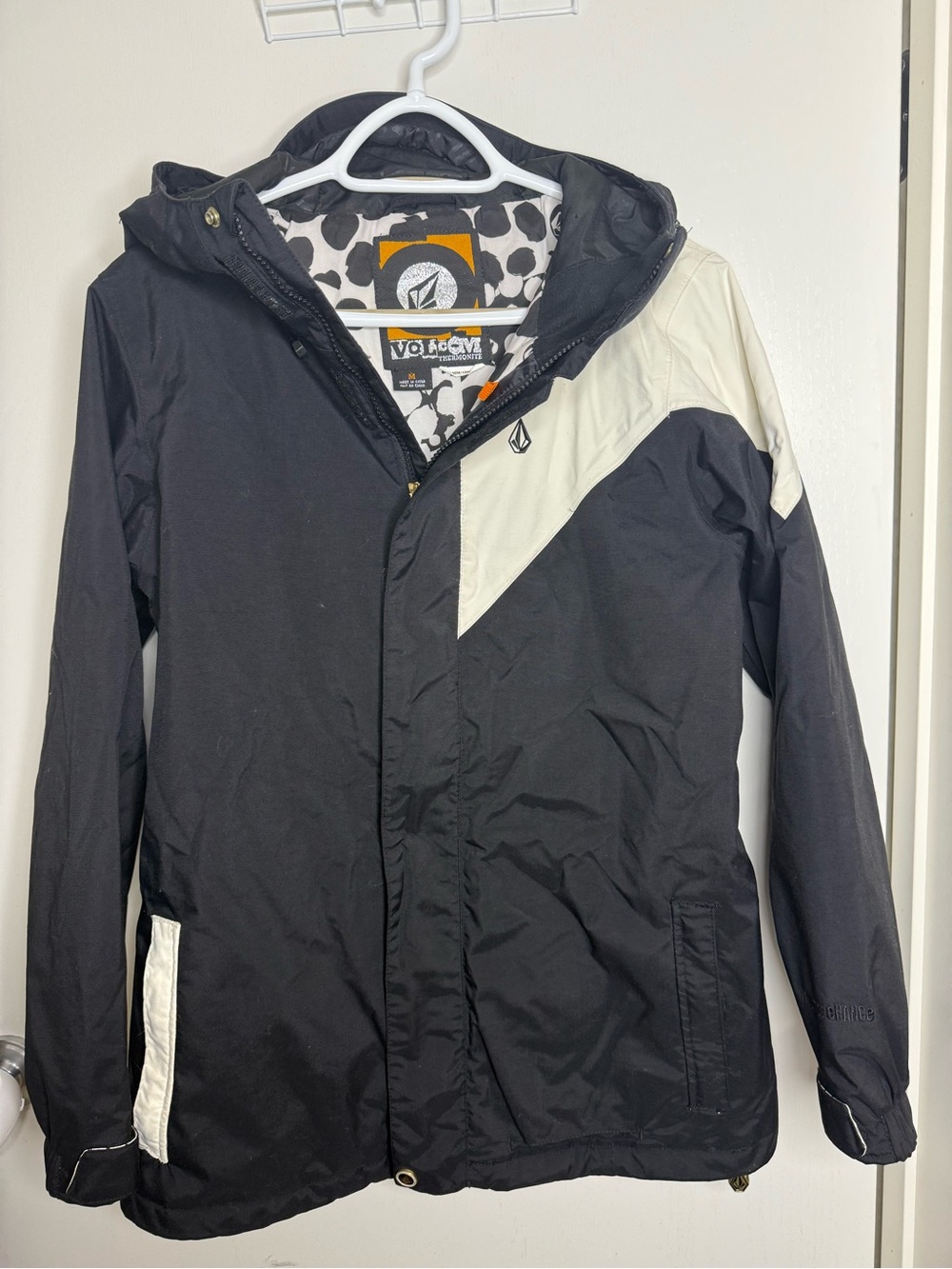Volcom Women's Black and White Ski Jacket with Hood Medium
